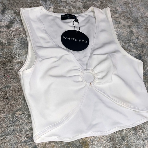 white fox boutique in charge white crop SMALL - Picture 5 of 6